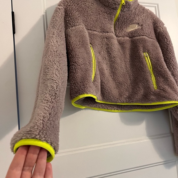 Cropped Nike teddy sweater - Picture 4 of 5